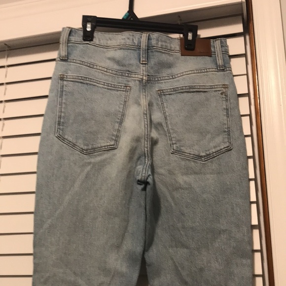 Madewell The High Rise Slim Crop Boyjean distressed at knees and hem Size 25 EUC - Picture 4 of 8